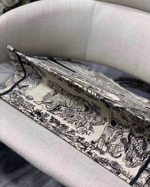 Dior Book Tote 41 cm