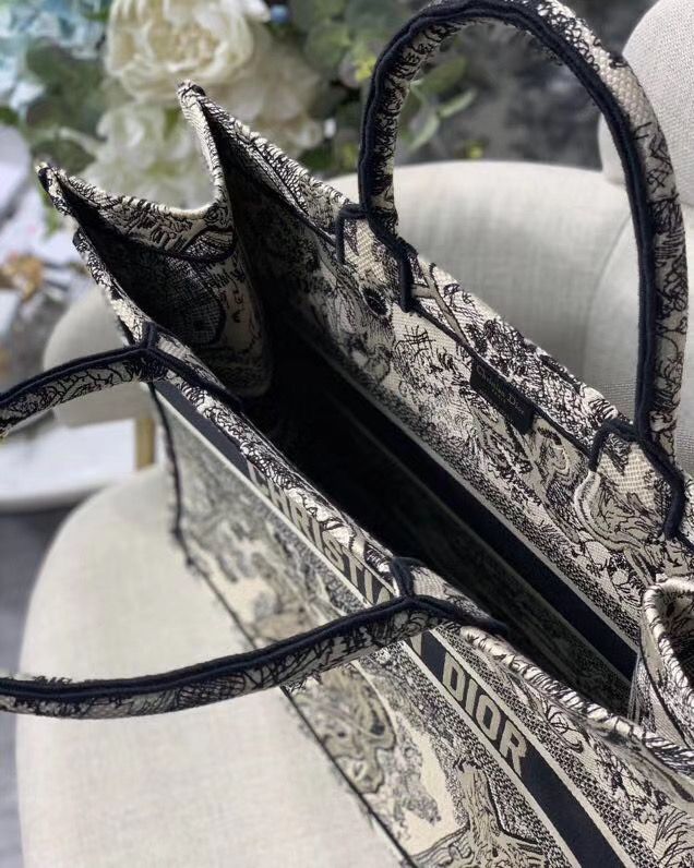 Dior Book Tote 41 cm