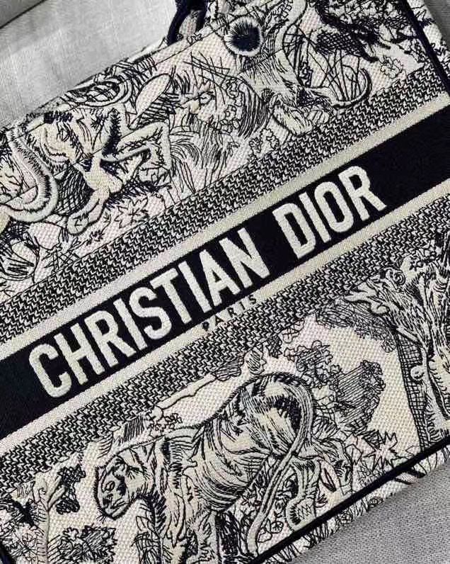 Dior Book Tote 36 cm