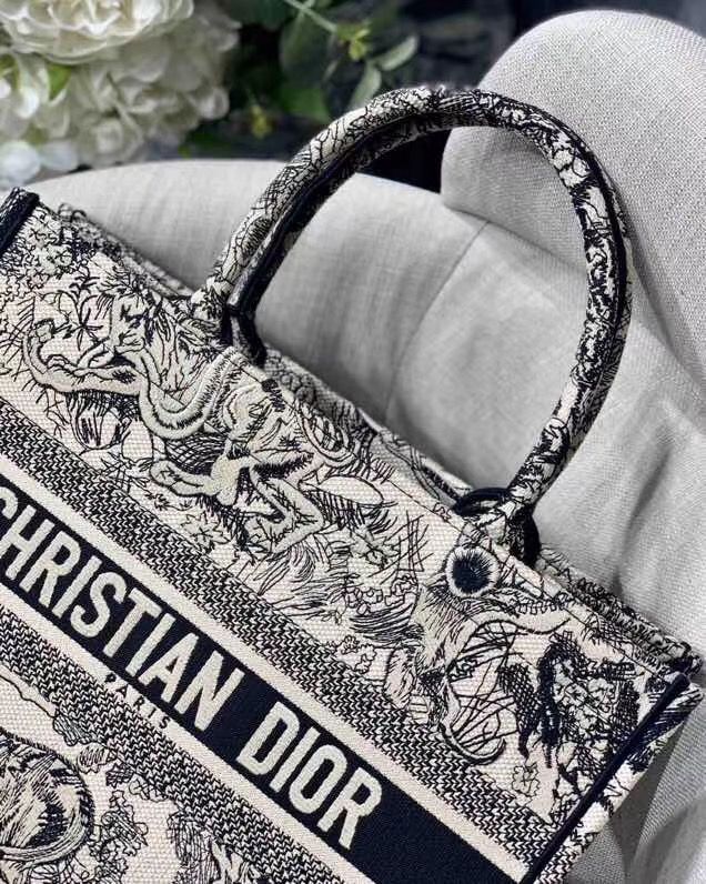 Dior Book Tote 36 cm