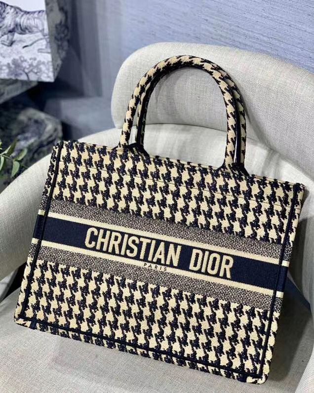 Dior Book Tote 36 cm