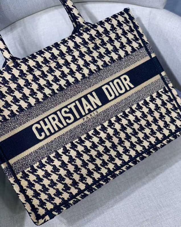 Dior Book Tote 36 cm