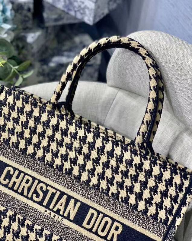 Dior Book Tote 36 cm