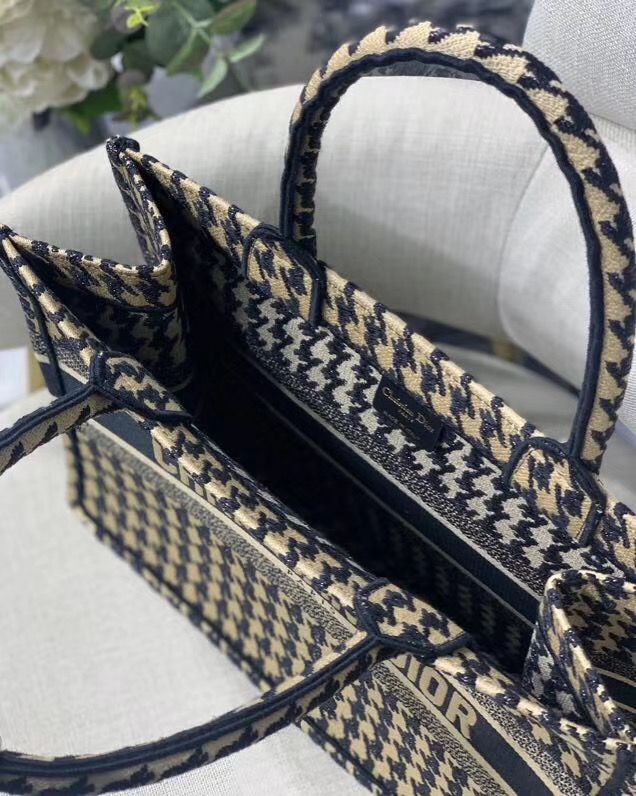 Dior Book Tote 36 cm