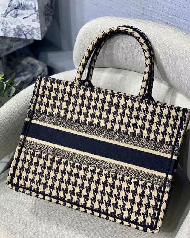 Dior Book Tote 36 cm