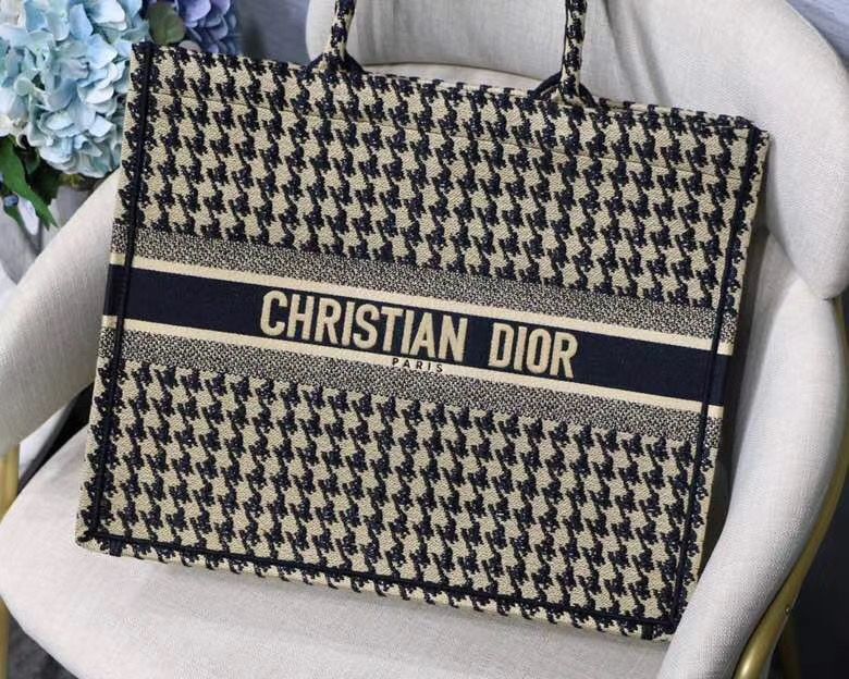 Dior Book Tote 41 cm