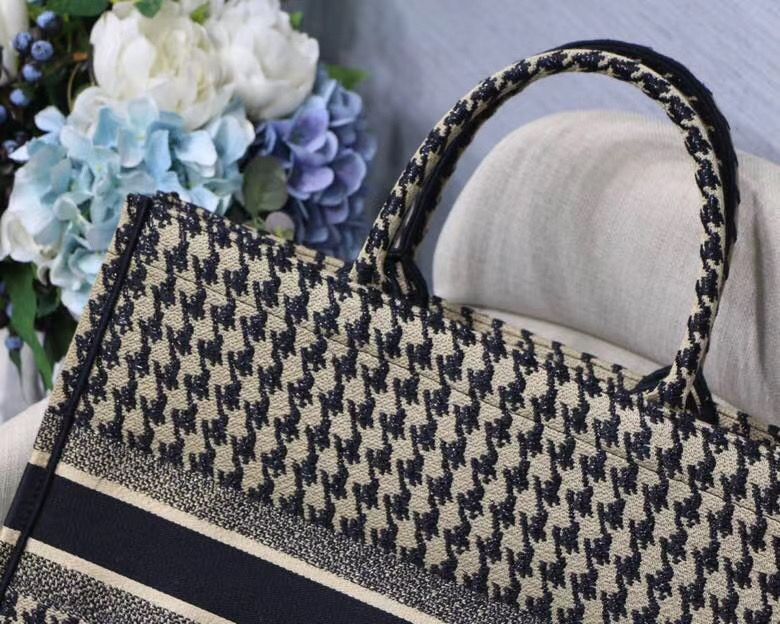 Dior Book Tote 41 cm