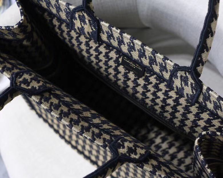 Dior Book Tote 41 cm