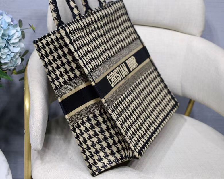 Dior Book Tote 41 cm