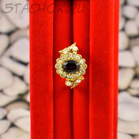 Кольцо с рубиновым камнем (США)