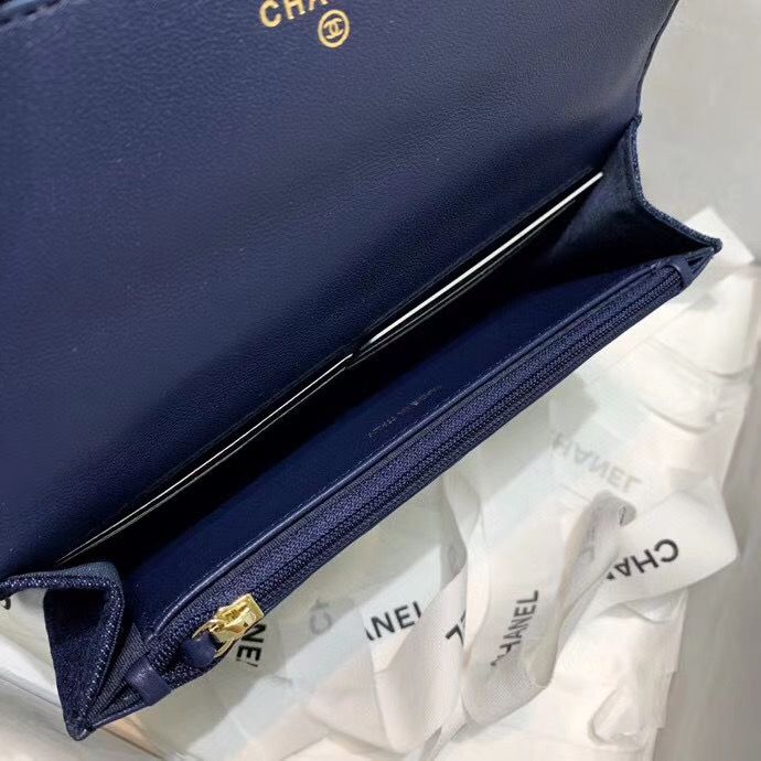 Chanel 19 cm