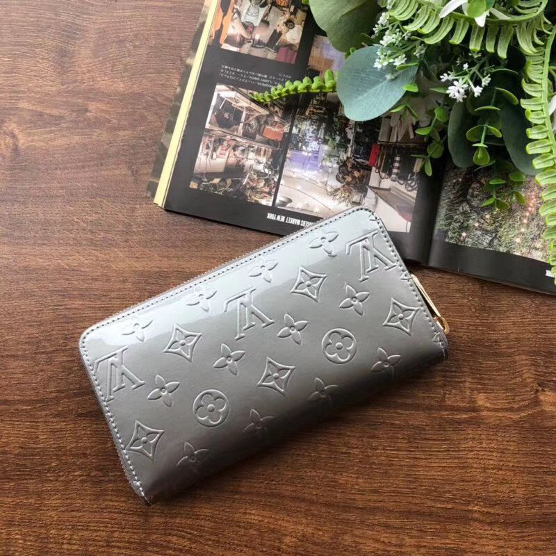 Кошелек Louis Vuitton Zippy