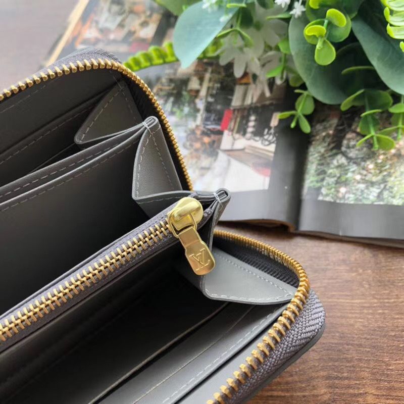 Кошелек Louis Vuitton Zippy
