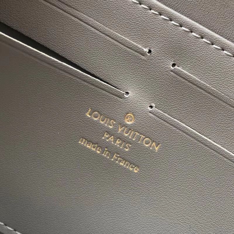 Кошелек Louis Vuitton Zippy