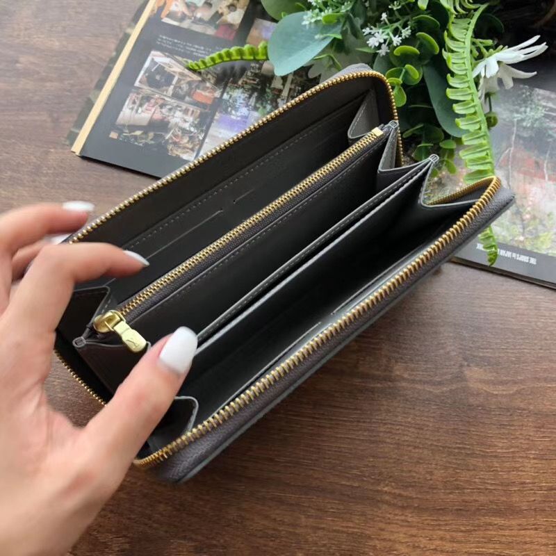 Кошелек Louis Vuitton Zippy