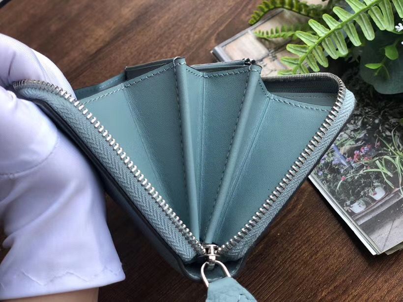 Кошелёк Louis Vuitton Zippy