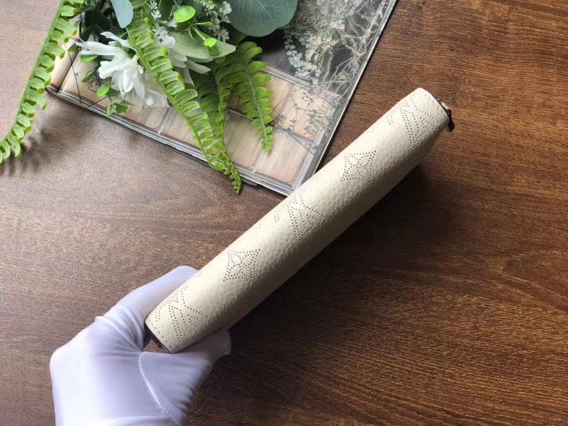 Кошелек Louis Vuitton Zippy