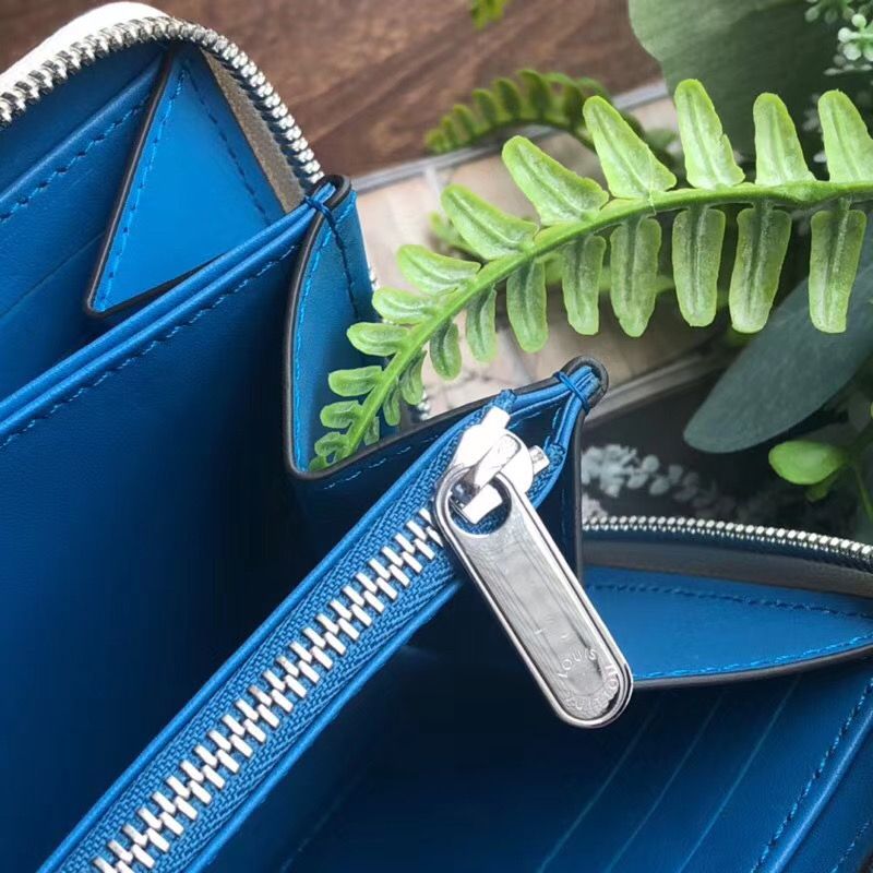 Кошелек Louis Vuitton Zippy