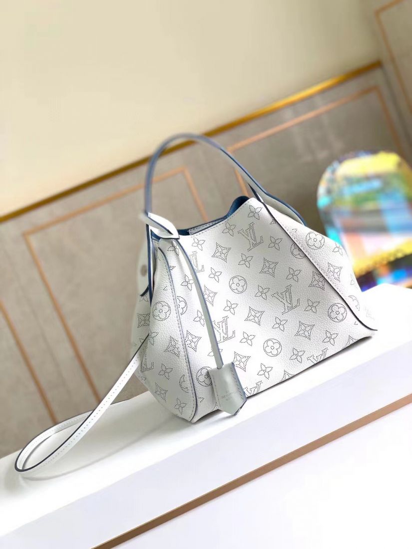 Louis Vuitton Hina PM