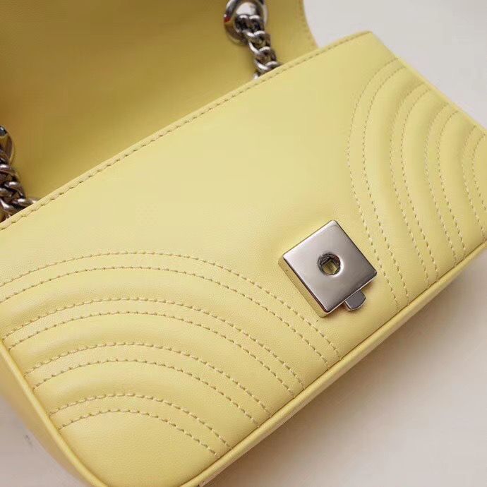 Gucci Marmont GG 22 cm