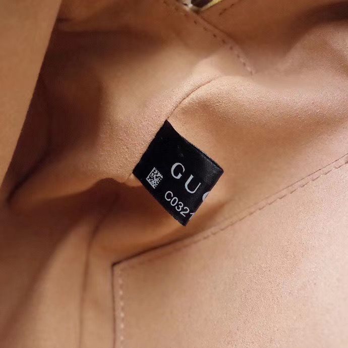 Gucci Marmont GG 24 cm