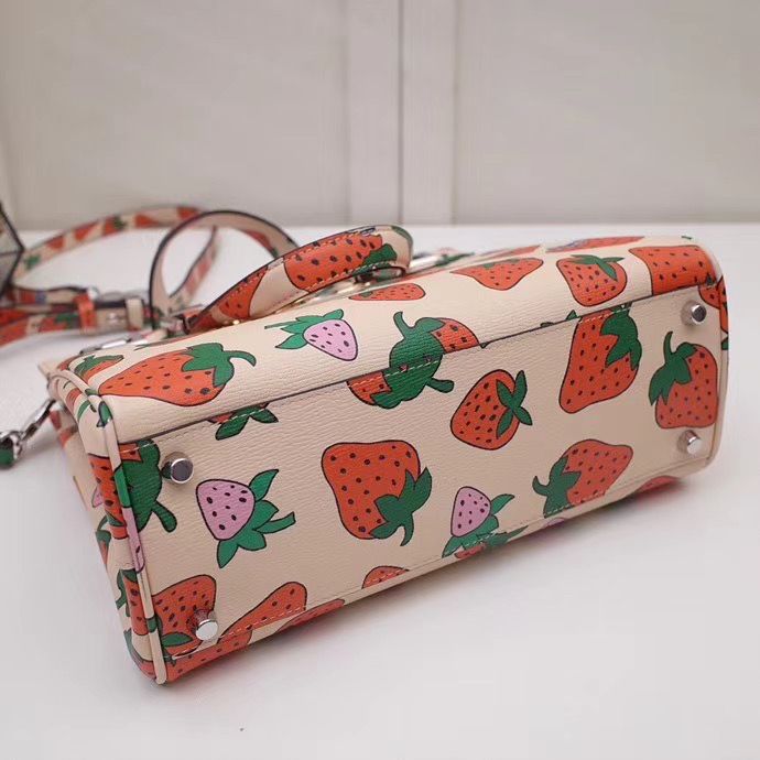 Gucci Zumi Strawberry 27 cm