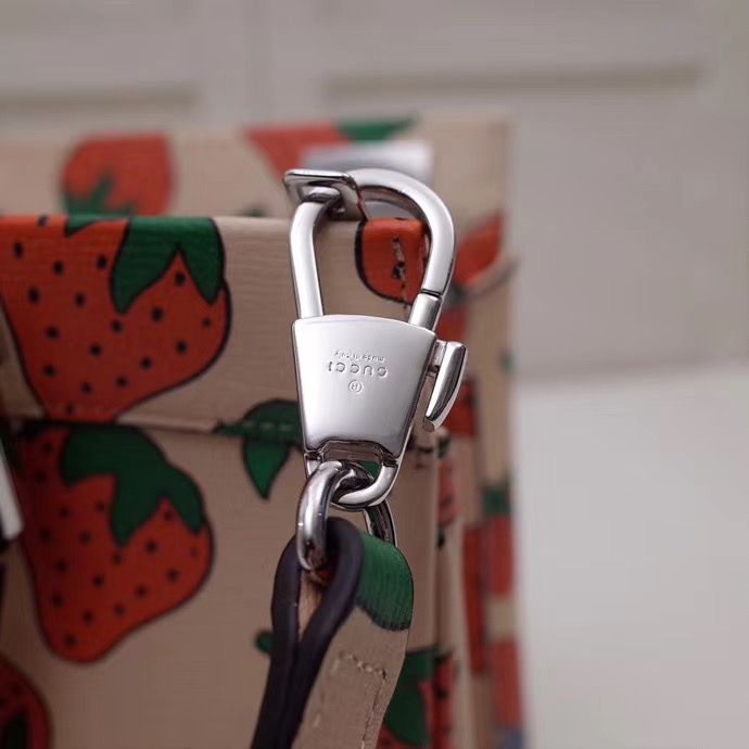 Gucci Zumi Strawberry 27 cm