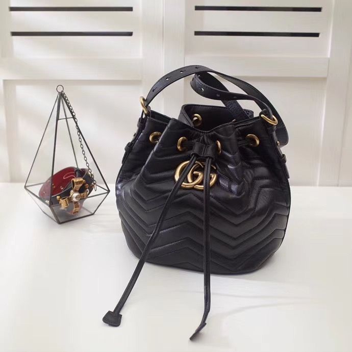 Gucci Marmont GG 22 cm