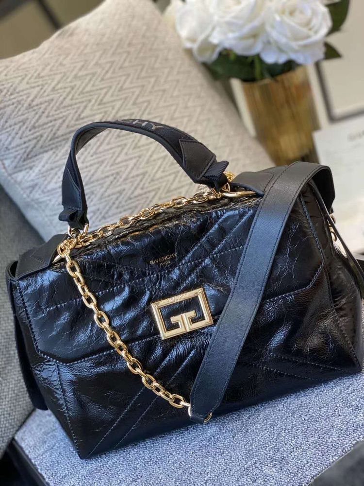 Givenchy ID Medium 29 cm