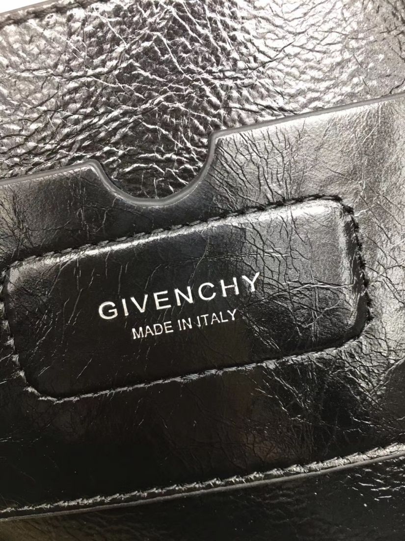 Givenchy ID Medium 29 cm