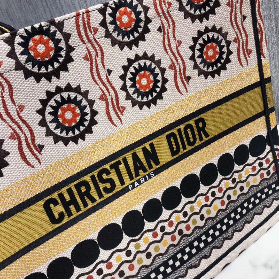 Dior Tote Book 41 cm