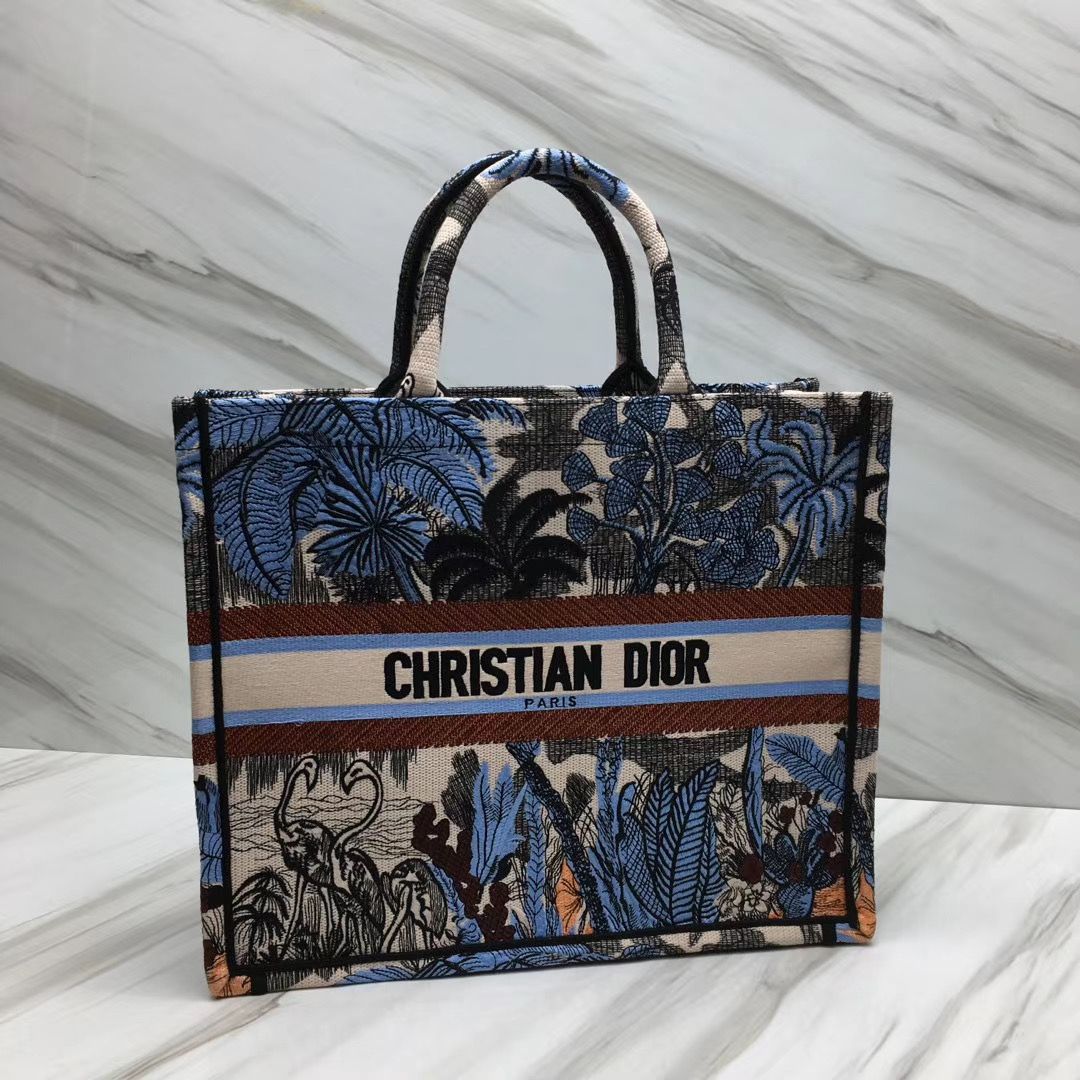 Dior Tote Book 41 cm