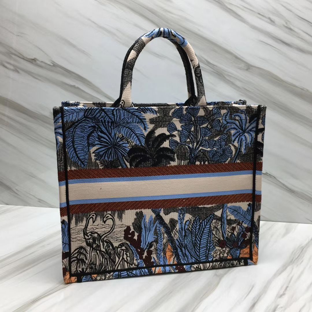 Dior Tote Book 41 cm