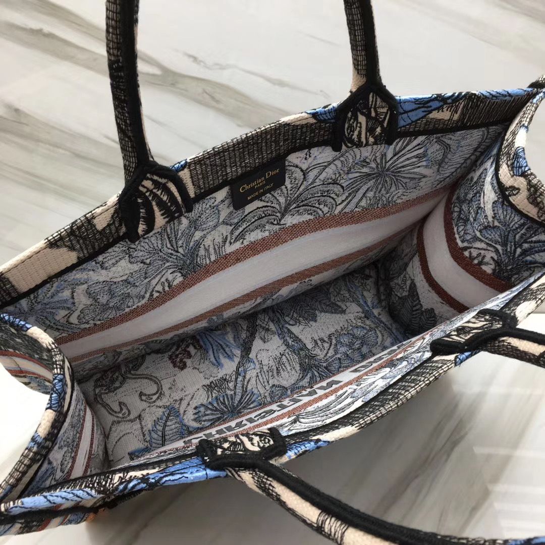 Dior Tote Book 41 cm