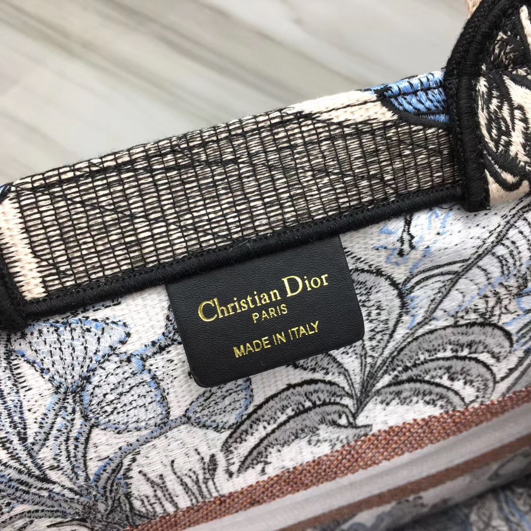 Dior Tote Book 41 cm