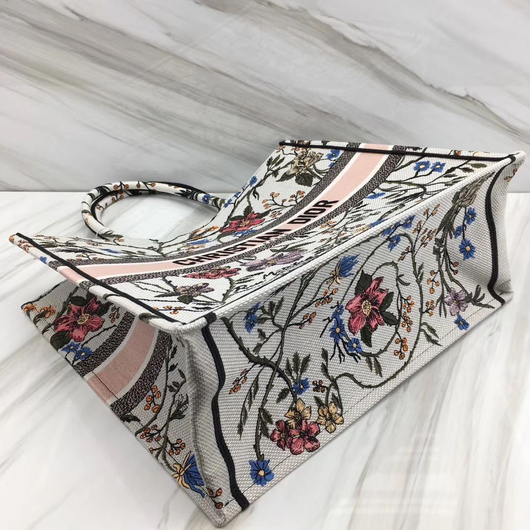 Dior Tote Book 41 cm