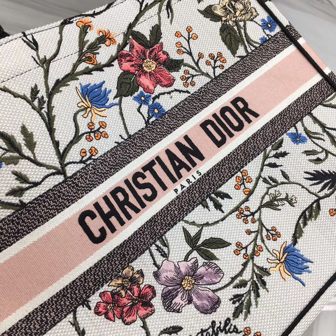 Dior Tote Book 41 cm