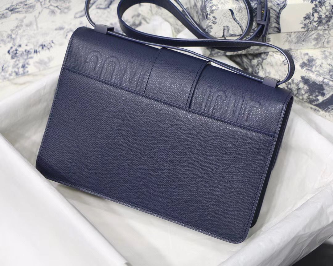 Dior Montaigne 30 24cm