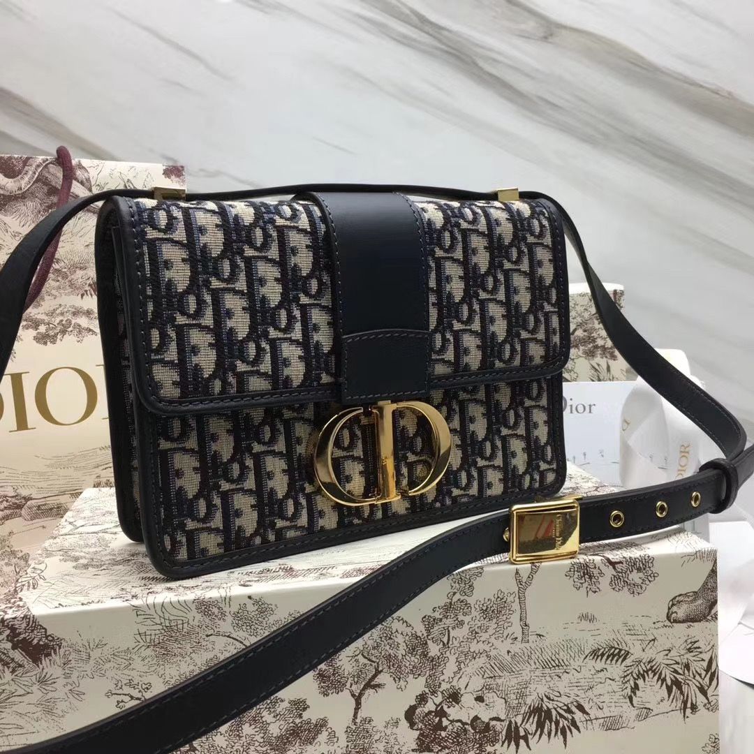 Dior Montaigne30 24 cm