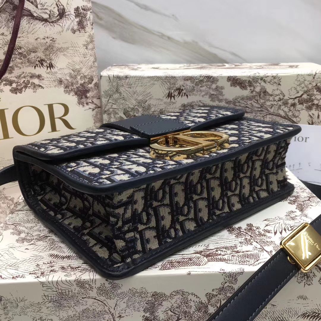 Dior Montaigne30 24 cm