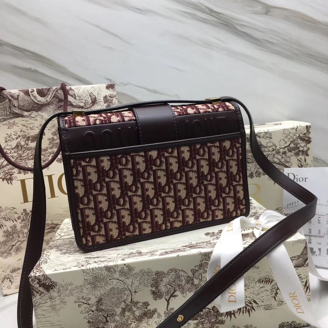 Dior Montaigne30 24 cm