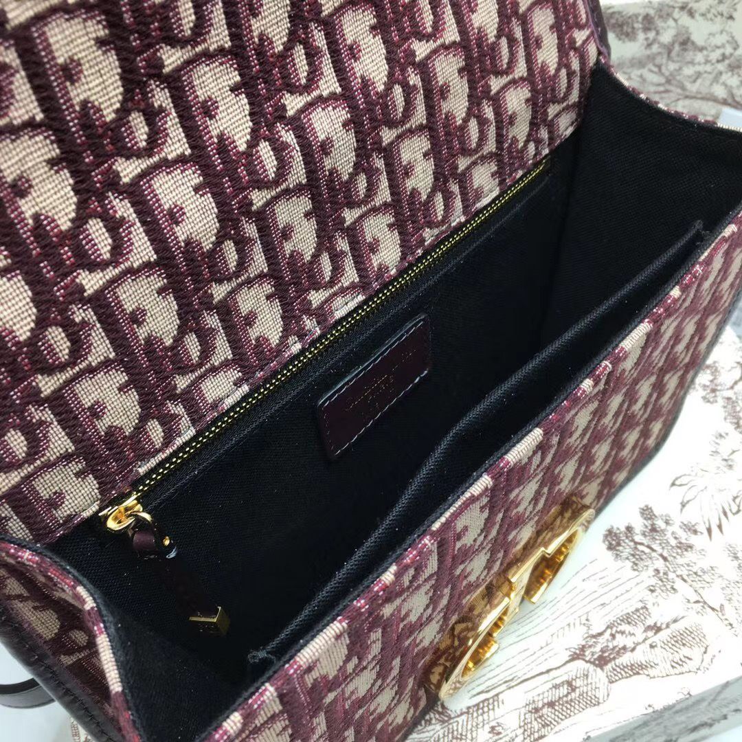 Dior Montaigne30 24 cm