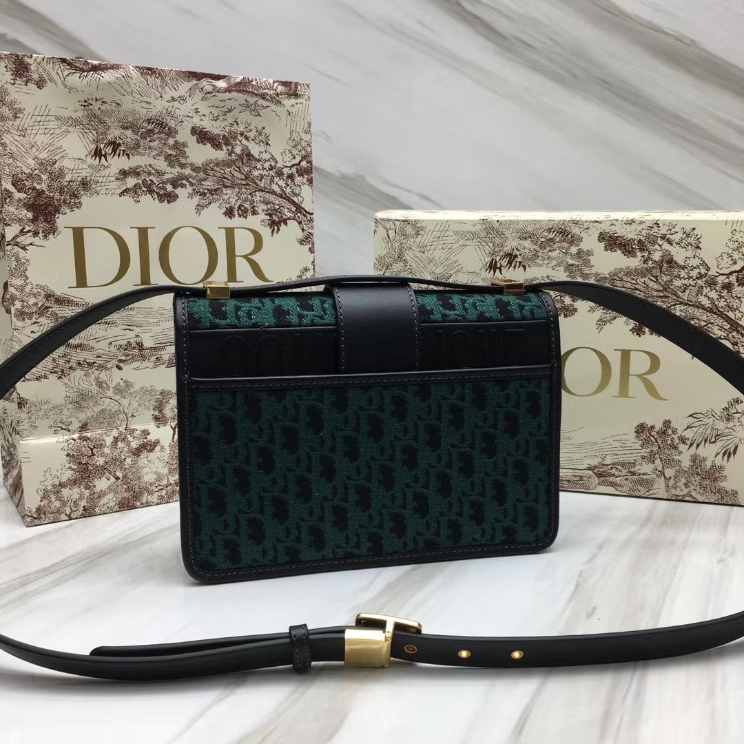 Dior Montaigne30 24 cm
