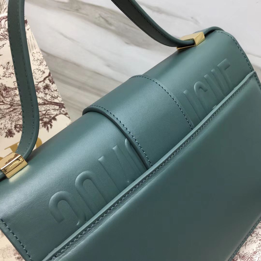Dior Montaigne30 24 cm