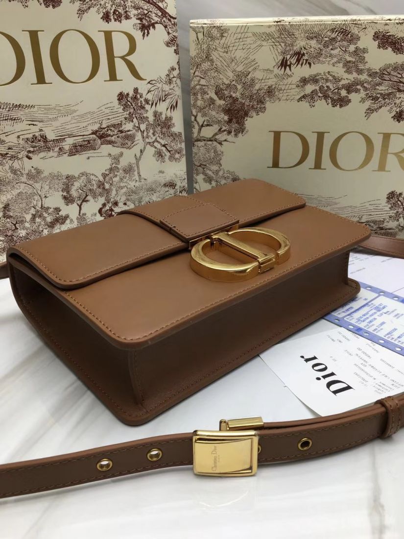 Dior Montaigne30 24 cm