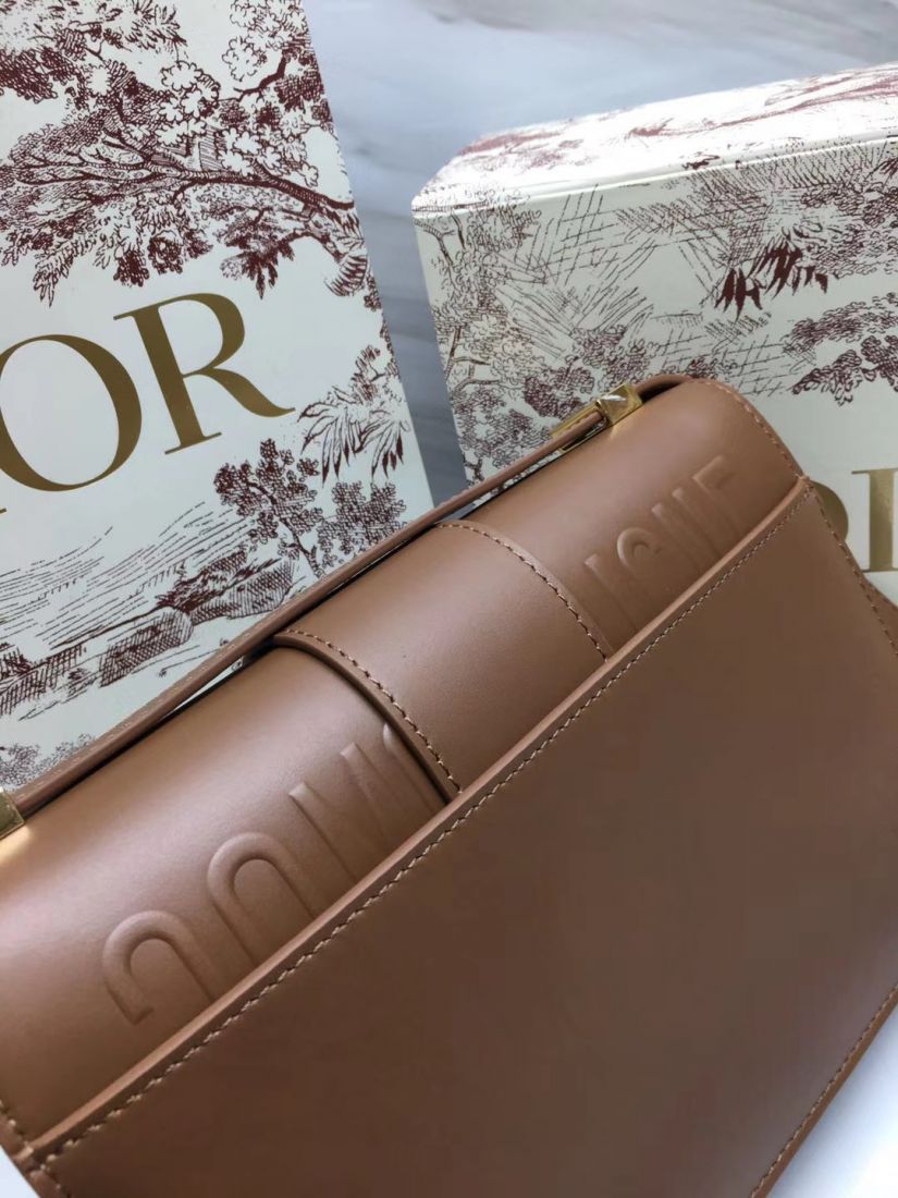 Dior Montaigne30 24 cm