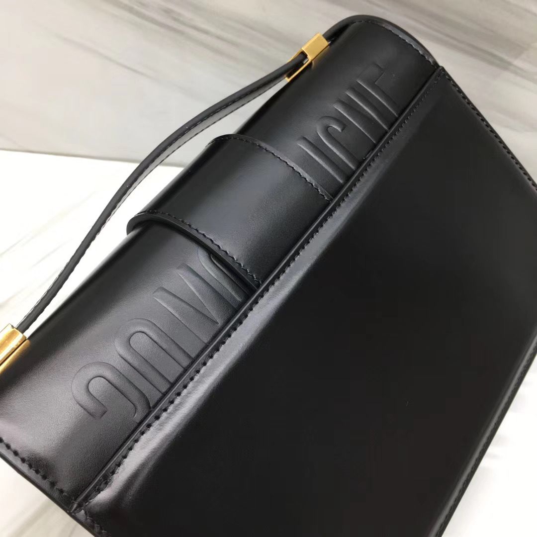 Dior Montaigne30 24 cm
