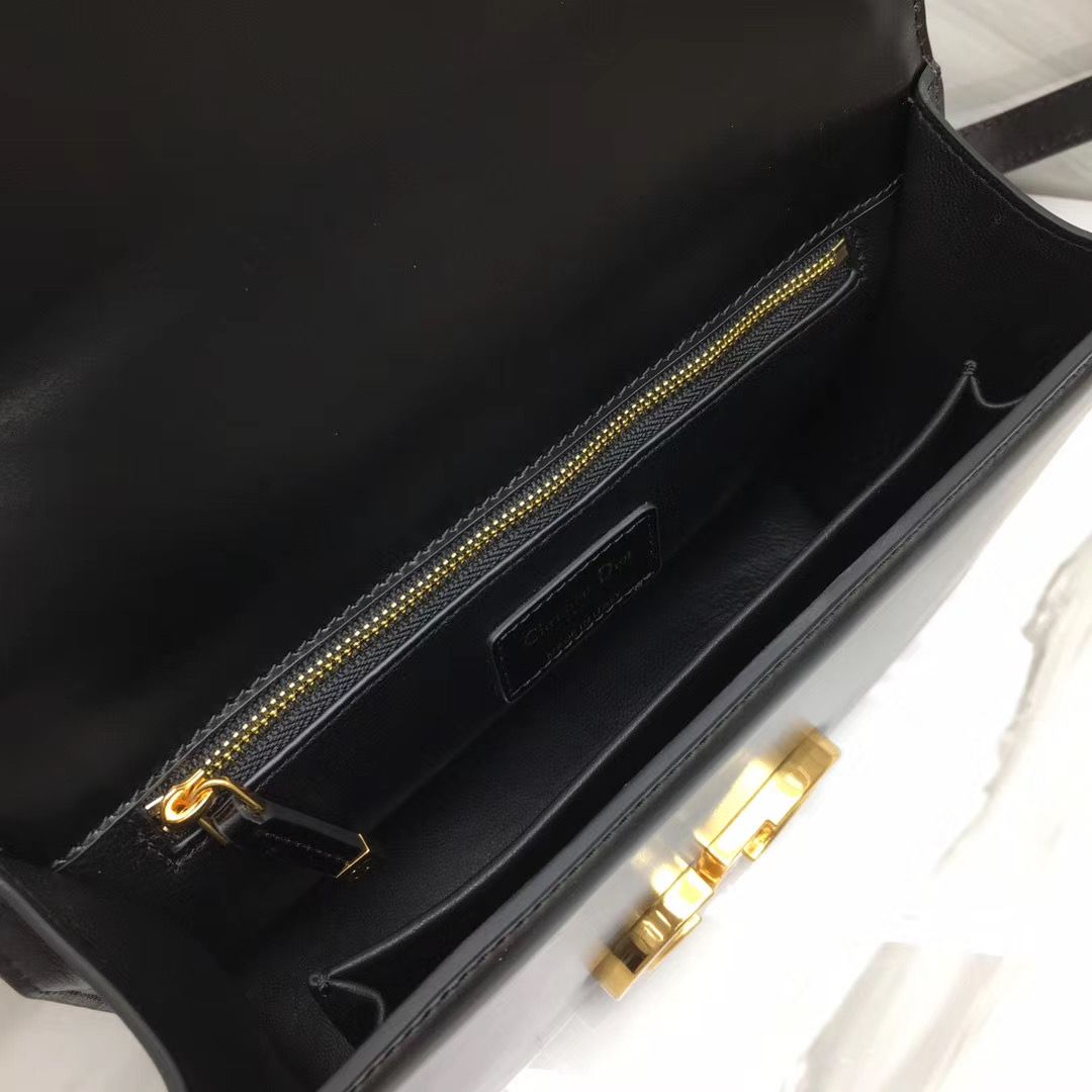 Dior Montaigne30 24 cm