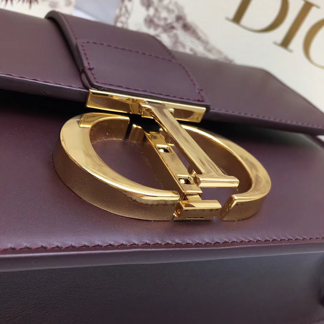 Dior Montaigne30 24 cm
