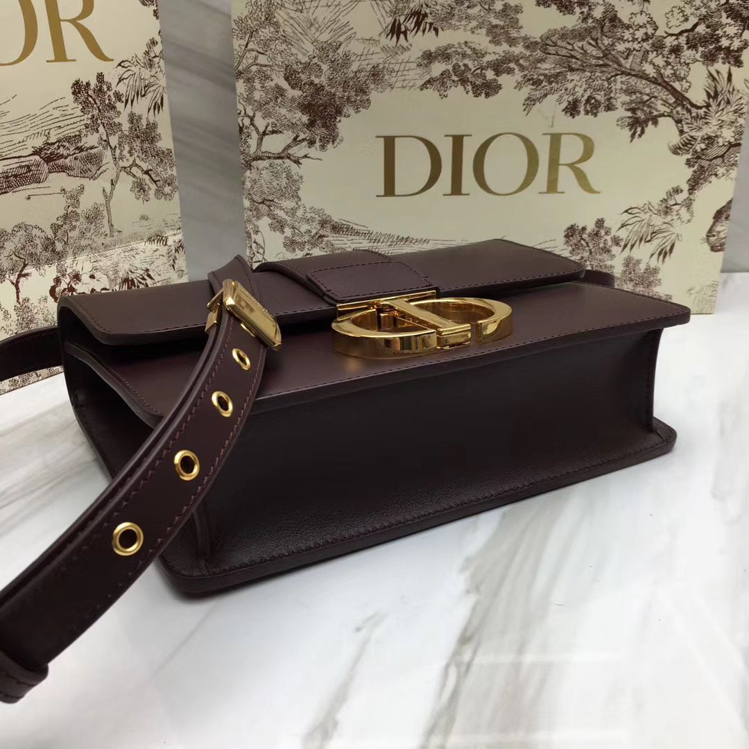Dior Montaigne30 24 cm